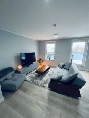 Friedrichshain: MÖBLIERT Exclusives Penthouse - 2 Zimmer mit Dachterrasse