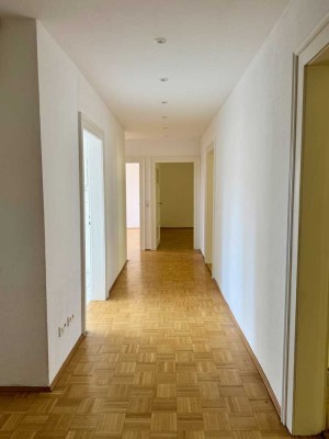 Exklusive, modernisierte 4-Raum-Wohnung in Mannheim