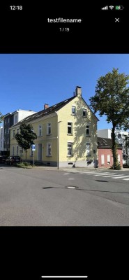 Modernisierte Wohnung mit vier Zimmern und Balkon in Haan