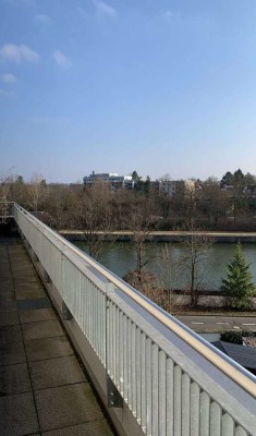 ** Provisionsfrei ** Exklusives Penthouse mit Blick auf Kanal, Stadtwald & Alte Veste