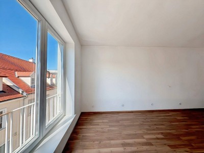 ‘‘Zentral. Modern. Bezugsfertig - Traumhafte neu renovierte 3 Zimmer Wohnung im Herzen von Wiener Neustadt‘‘