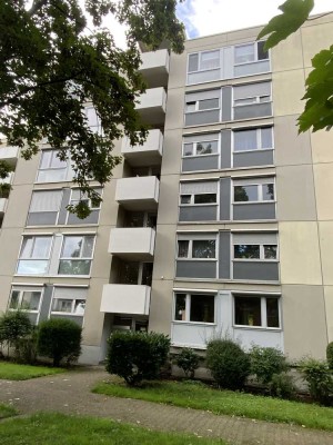 Stilvolle 3-Zimmer-Wohnung mit Balkon in Karlsruhe, Saniert, renoviert