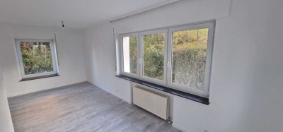 Helle, gepflegte 3-Zi.-Wohnung in ruhiger Wohnlage *EBK, Terrasse, Garage*
