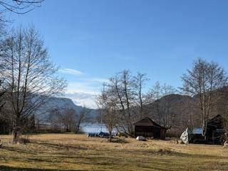 Schön adaptierte Haushälfte am Keutschachersee