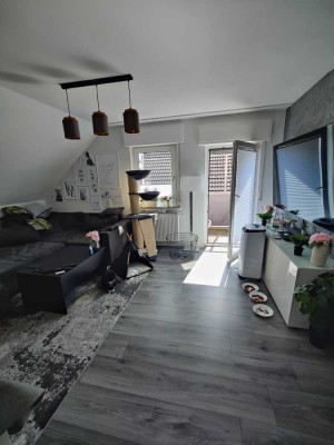 Helle 4-Zimmer Dachgeschosswohnung mit Balkon in Menden (Sauerland)