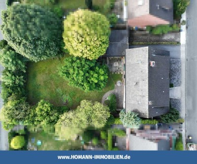 Freistehendes Einfamilienhaus mit traumhaftem Garten  und einem zusätzlichem Baugrundstück!