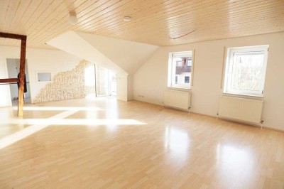 Großzügige 2-Zimmer-Wohnung mit Balkon in Wiesenfeld bei Coburg