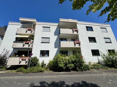 Erstbezug nach Sanierung mit Balkon: Exklusive 4-Raum-EG-Wohnung in Aschaffenburg