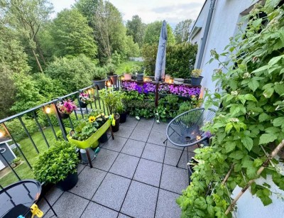 Helle, vollständig renovierte 3-Zimmer-Wohnung mit geh. Innenausstattung mit Balkon in Wuppertal