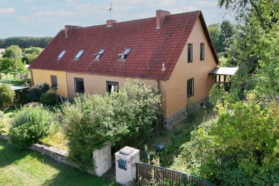 Idyllisch gelegenes Haus in naturnaher Lage mit großem Garten, Schwimmteich und Potenzial