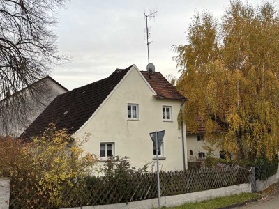 Charmantes Einfamilienhaus in Westheim mit Werkstatt und Garage zu verkaufen