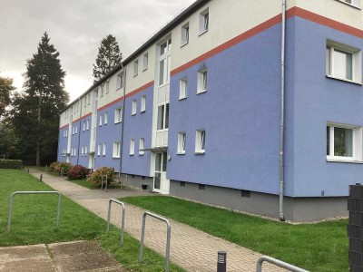 Sanierte 2 Zimmer Erdgeschoss Wohnung mit Balkon, sofort anmietbar!