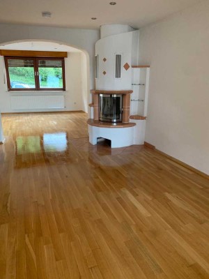 Großzügige 5-Zimmer-Maisonette (100 m²) mit Holzkamin, Balkon und Gartennutzung in Top-Lage