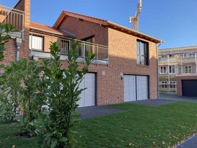 Moderne 3-Zimmer-Wohnung ca.  102 m² mit Dachterrasse, Keller und Garage