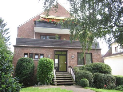 schöne  1 1/2-Zimmer-Wohnung mit Balkon in herrlicher Gartenlage in Horn, Nähe Universität