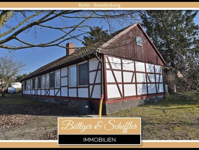 Sanierungsbedürftiges Einfamilienhaus / Mehrgenerationenhaus im Bungalowstil