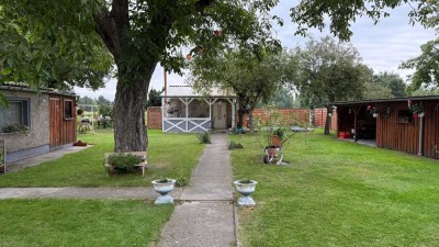 Charmantes Grundstückshaus mit viel Potenzial auf VB