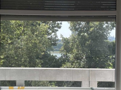 Erstbezug nach Sanierung mit Balkon: Exklusive 2-Raum-Wohnung mit geh. Innenausstattung in Köln Poll