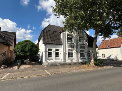 2,5 ZI,  75qm, renoviert, GästeBad, + Keller + Garten in DEL Erdgeschoss Courtagefrei ab 01.10.