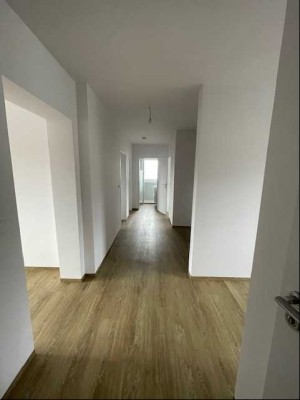 Renovierte 4-Zimmer-Wohnung zu vermieten