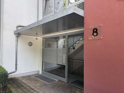 Wunderschöne, sonnige 3 -Zimmer-Terrassenwohnung, zentral