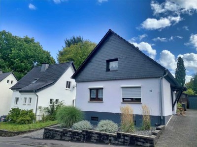 Eitorf - Charmantes Einfamilienhaus mit traumhaftem Grundstück