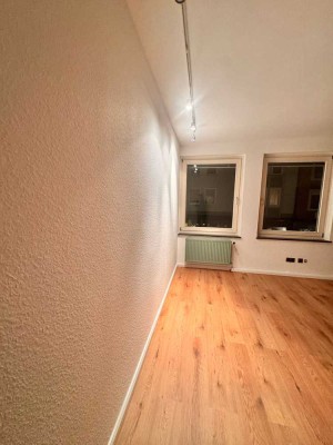 Erstbezug nach Sanierung mit Balkon: schöne 4-Zimmer-Wohnung in Hildesheim