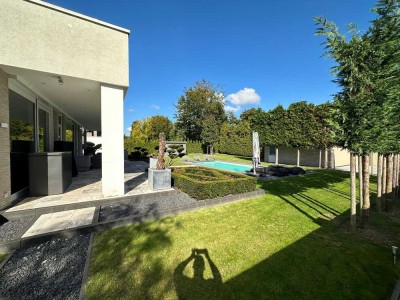 POOL- SAUNA - FITNESS - KINO - LUXUS VILLA IN ALT-MEERERBUSCH