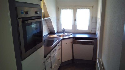 Gepflegte DG-Wohnung mit zweieinhalb Zimmern und EBK in Remscheid