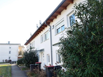 Gemütliches Reihenhaus in Geinberg: 4 Zimmer, Garten, Terrasse, 2 Stellplätze!