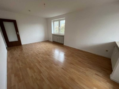 2-Zimmer-Wohnung - Balkon - Erdgeschoss - sofort verfügbar