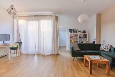 Spacious 2-Room Penthouse Apartment in S Prenzlauer Allee 
From 1st October