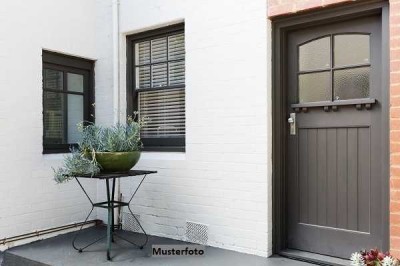 Einfamilienhaus nebst Garage - provisionsfrei