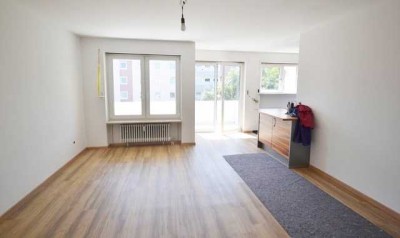 Gemütliche 1,5 Zimmer mit EBK/Keller/Garage in Germering