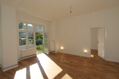 Ruhige, sonnige, topsanierte  2 Zimmer-Wohnung in Grünau mit 9 m² Terrasse inkl. eigenem Garten!