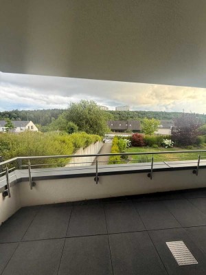 Neuwertige 3,5-Zimmer-Wohnung mit Balkon und Einbauküche in Stuttgart