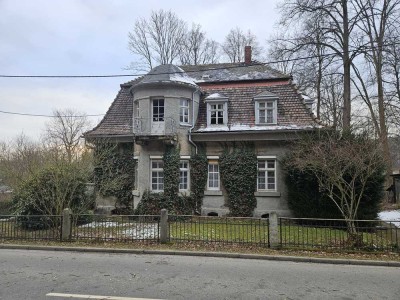Charmante Villa in ruhiger Lage (Waldenburg/Sachsen)