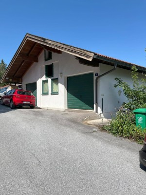 Verkaufe ausbaufähige 60 m² Wohnung (bis ca. 110 m²) mit 405 m² Grundstück und Garagen