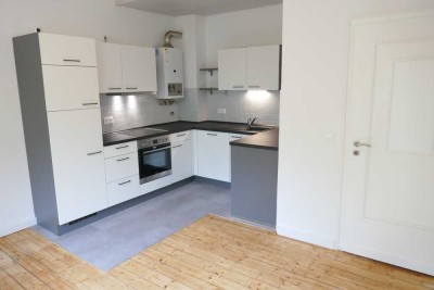 Traumhafte 2.5Z Altbauwohnung mit Holzdielen, Balkon und EBK