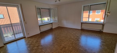 ISEN, helle 2-Zi-OG-Wohnung 65 m2 mit TG, 1050€ WM ab 01.03.24 von privat