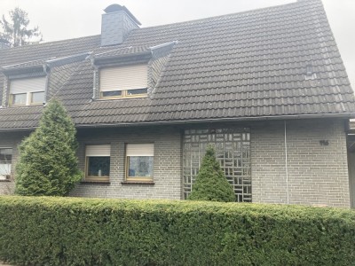 Schöne Doppelhaushälfte mit Garten und Garage im beliebten Moers