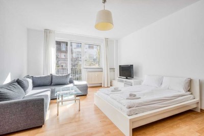Spacious studio apartment within walking distance of the Ku-Damm !