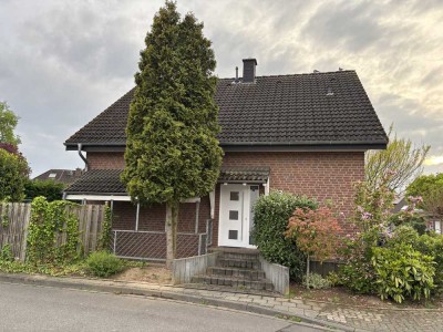 Schönes freistehendes Einfamilienhaus in ruhiger Lage, Keller mit Fußbodenheizung