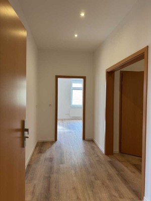 Modernisierte und sanierte helle 4-Zimmer Wohnung mit Balkon in Leipzig-Knauthain