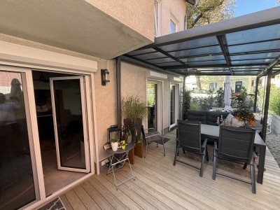 Hochwertig sanierte 2-Zimmer-Wohnung mit Terrasse, EBK, Hobbyraum und Stellplatz, 71qm Gesamtfläche