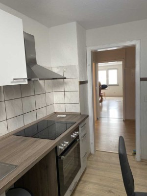 Zentralgelegene Wohnung mit zwei Zimmer und Einbauküche in Pforzheim Nordstadt