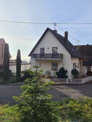 Einfamilienhaus (mit Zweithaus) und herrlicher Aussicht