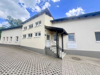 geräumige Erdgeschosswohnung mit Stellplatz & Terrasse im Herzen von Suhl zu verkaufen