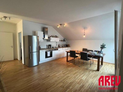 URBANES WOHNEN MIT TERRASSE ZUM WOHLFÜHLEN - TOP 11