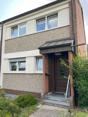 Familienfreundliches 6-Zimmer-Reihenendhaus in Düsseldorf-Eller mit schönem Garten